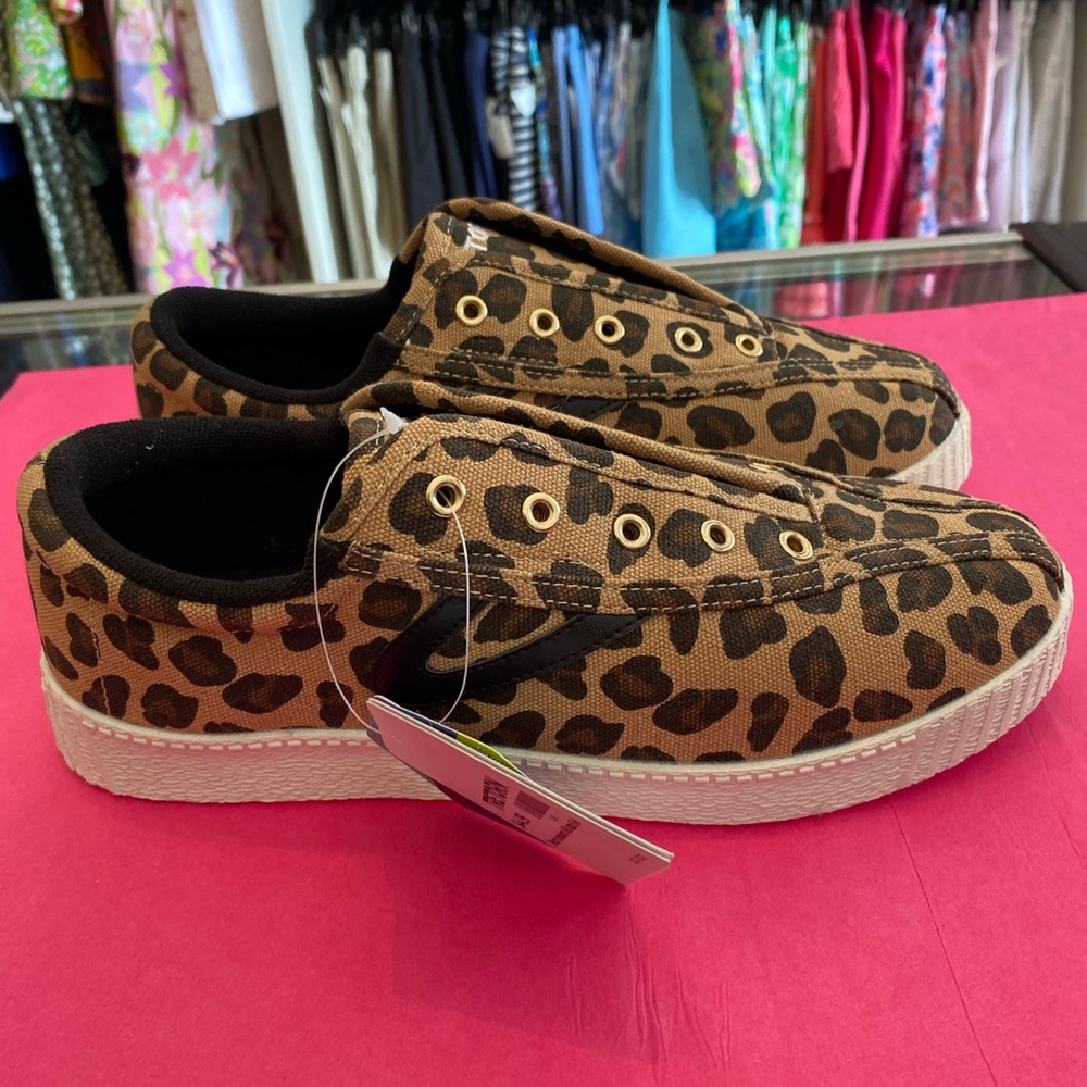 Tretorn sneakers NIB size 6 M